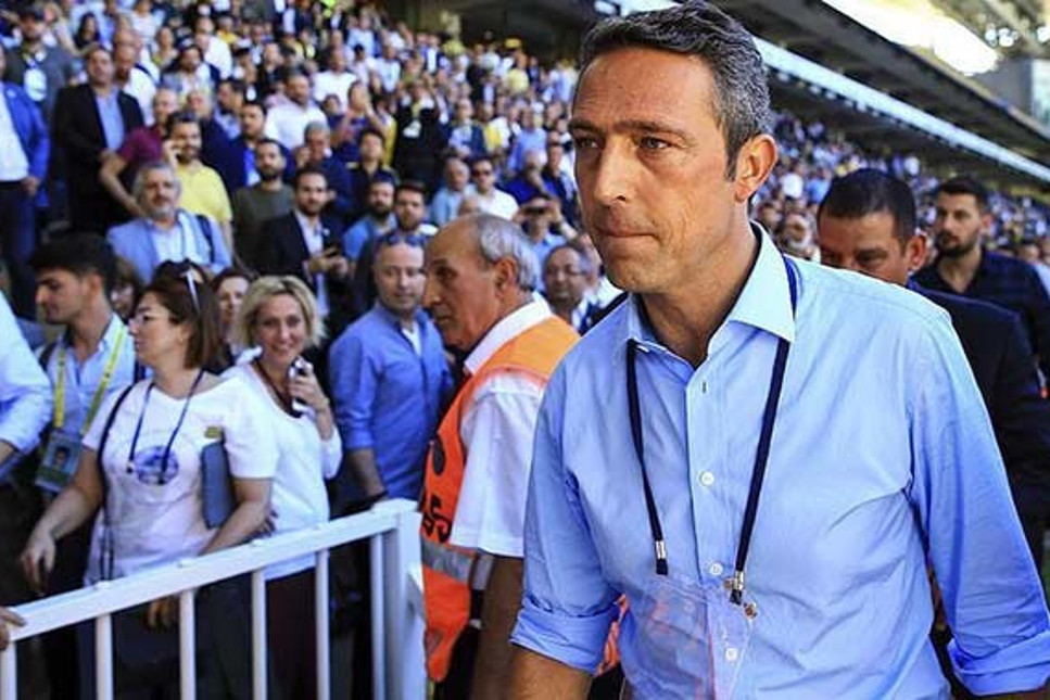 Fenerbahçe Başkanı Ali Koç, kendisini tehdit eden taraftarların kombinelerini iptal etti