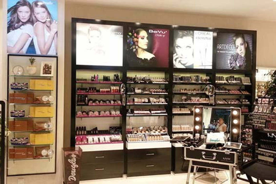 Alman kozmetik devi Türkiye'deki tüm mağazalarını kapattı