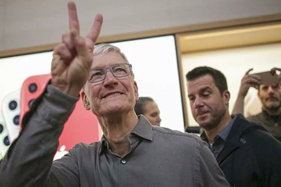 Apple'dan CEO'su Tim Cook'a 750 milyon Dolarlık hisse jesti
