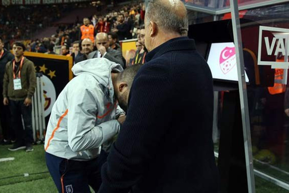 Arda Turan, 9 yıl sonra Galatasaray'a geri döndü