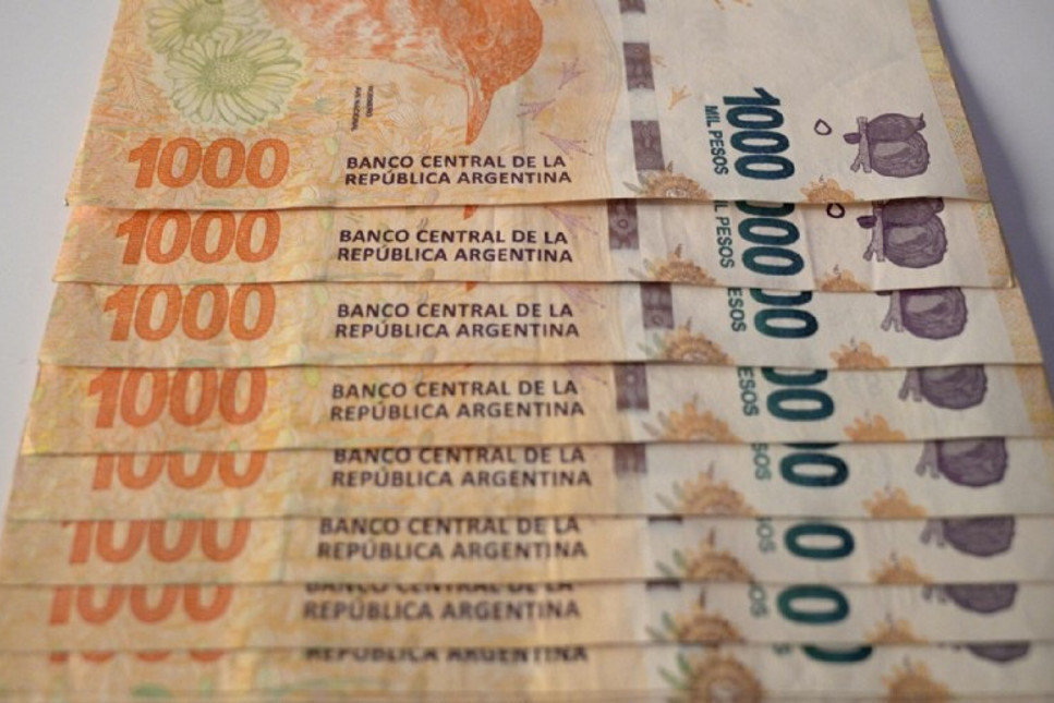 Arjantin’de yüksek enflasyon yüzünden yeni peso banknotları piyasada