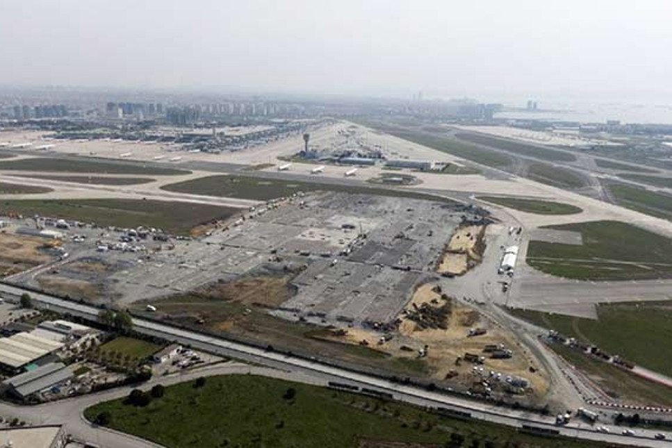 Atatürk Havalimanı'nda 2 Milyar Dolarlık pist çöp oldu!