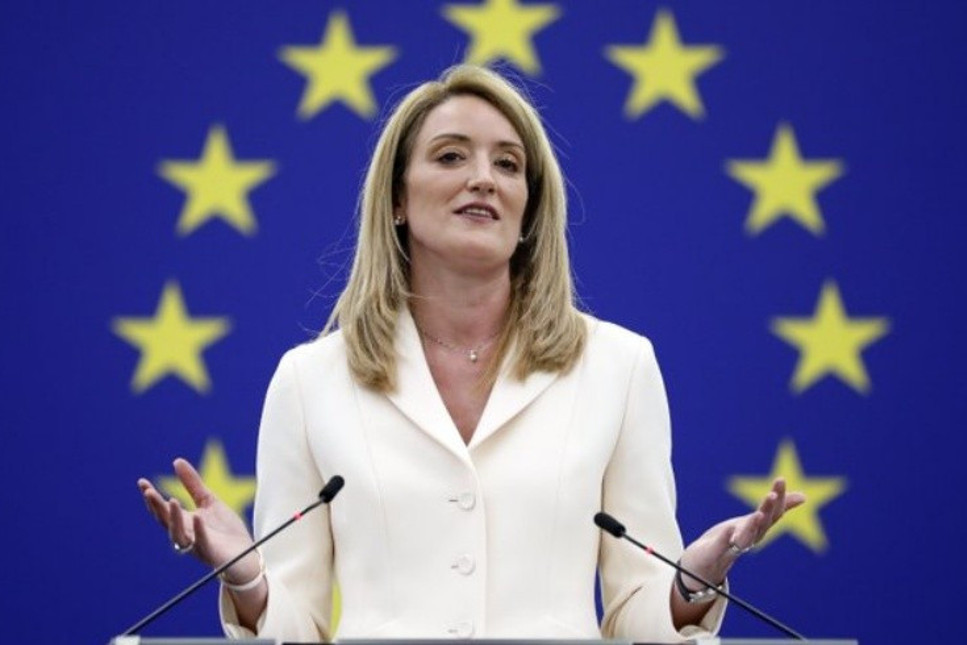 Avrupa Parlamentosu'nda ipi Maltalı kadın başkan göğüsledi