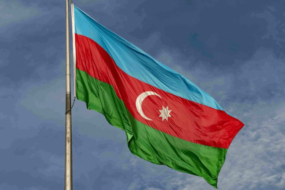 Azerbaycan'dan seyahat uyarısı: 'İran'a gitmeyin'