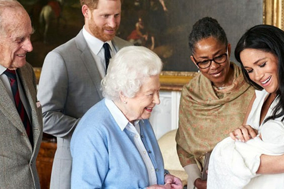 Kraliçe 2. Elizabeth: Prens Harry ve Meghan Markle artık kraliyet unvanlarını kullanmayacak
