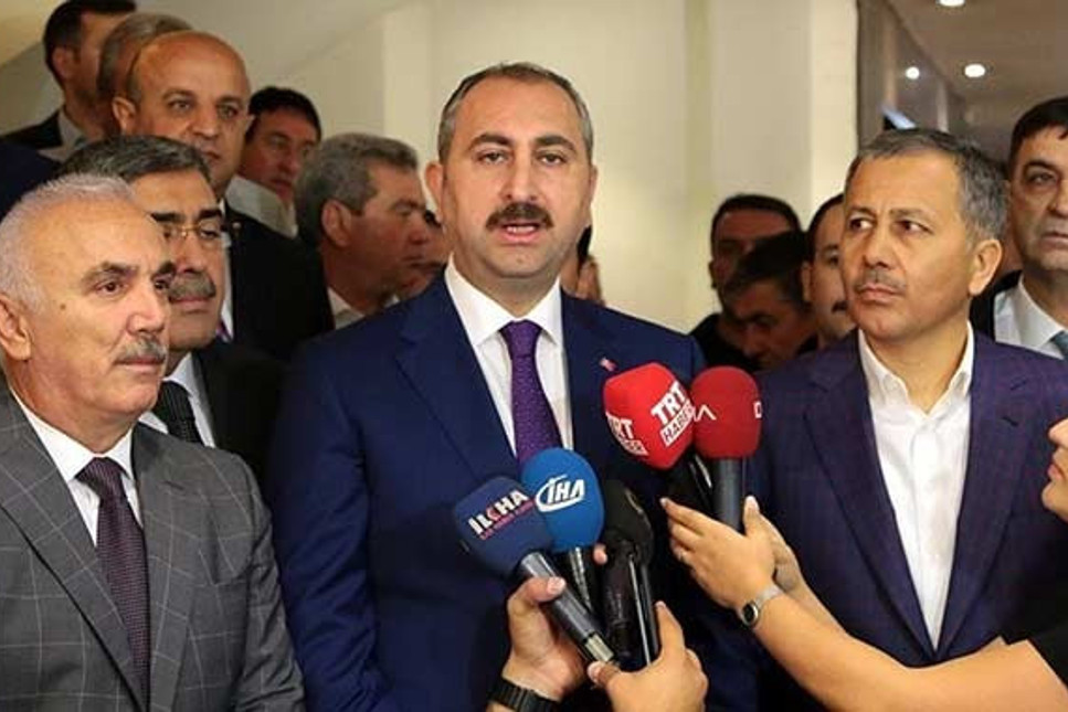 Adalet Bakanı Gül'den 'seçilse de görevden alırız' tehdidi: Belediye başkanı da meclis üyesi de...