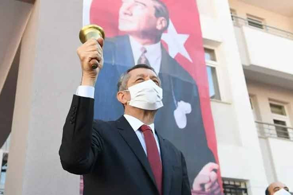 AKP'li başkandan Ziya Selçuk'a eleştiri: ''Bakanlığı sen mi, kardeşin mi yönetecek?''
