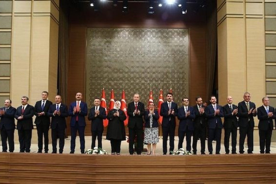 AKP'li vekiller bakanlardan rahatsız: 30 tane korumayla gezen bakan hangisi?
