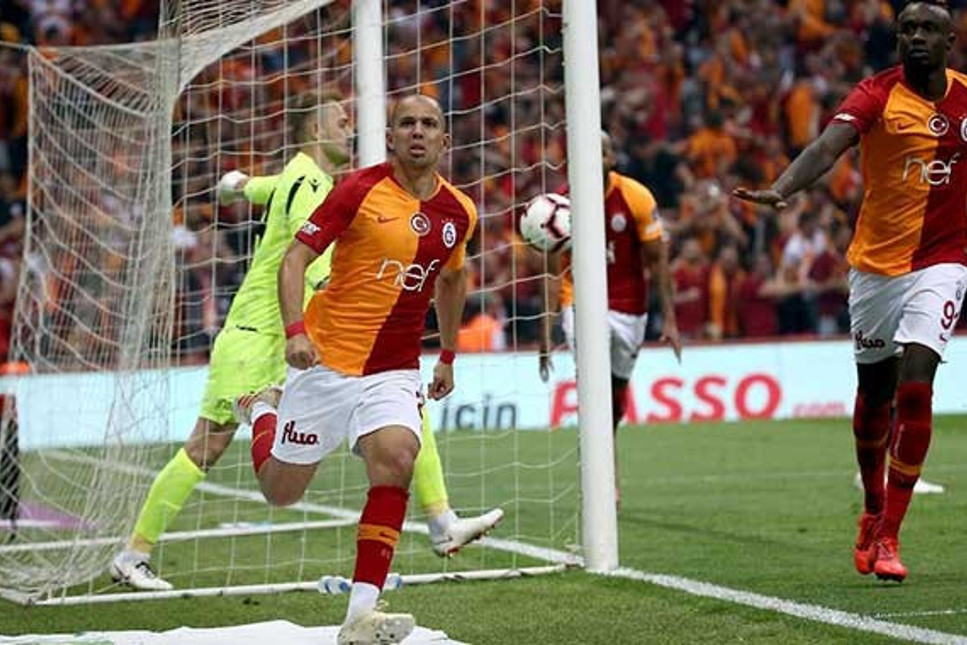 Başakşehir'i deviren Galatasaray şampiyonluğunu ilan etti