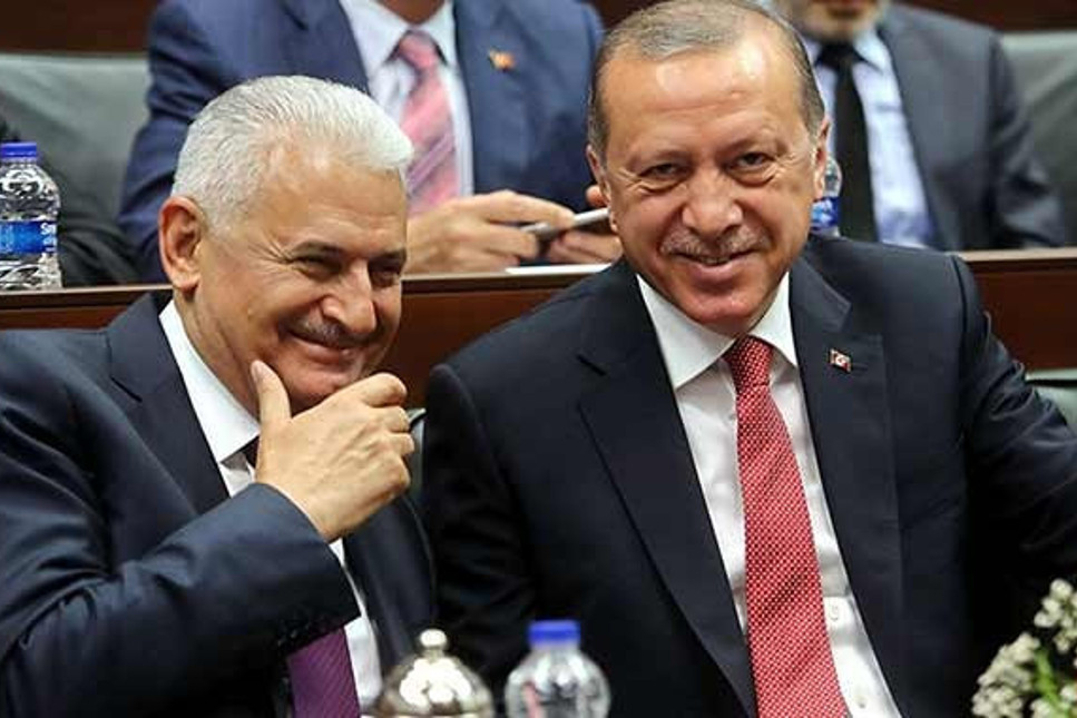 Başkan, Erdoğan ve Yıldırım adına kendisine sahte çelenk gönderdi!