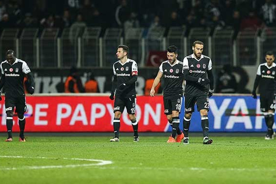 Beşiktaş hem 3 puanı hem de unvanı kaybetti!
