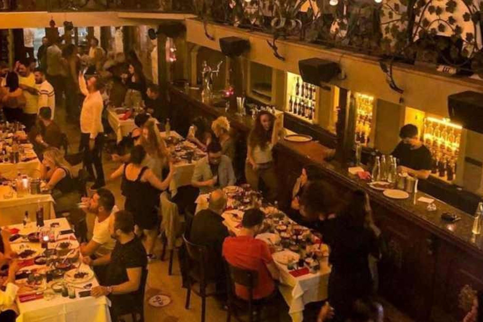 Beyoğlu'ndaki ünlü meyhanede hortumlu dayak: Bulaşıkçı da garson da patron da tutuklandı
