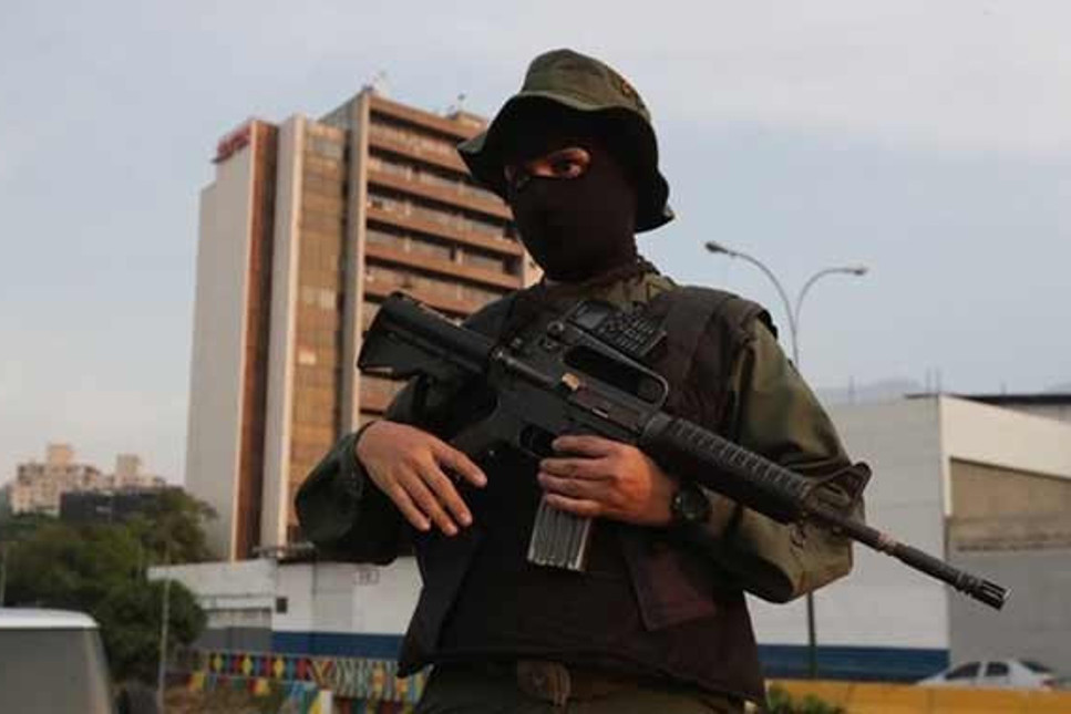 Bir grup askerden Maduro'ya karşı darbe girişimi