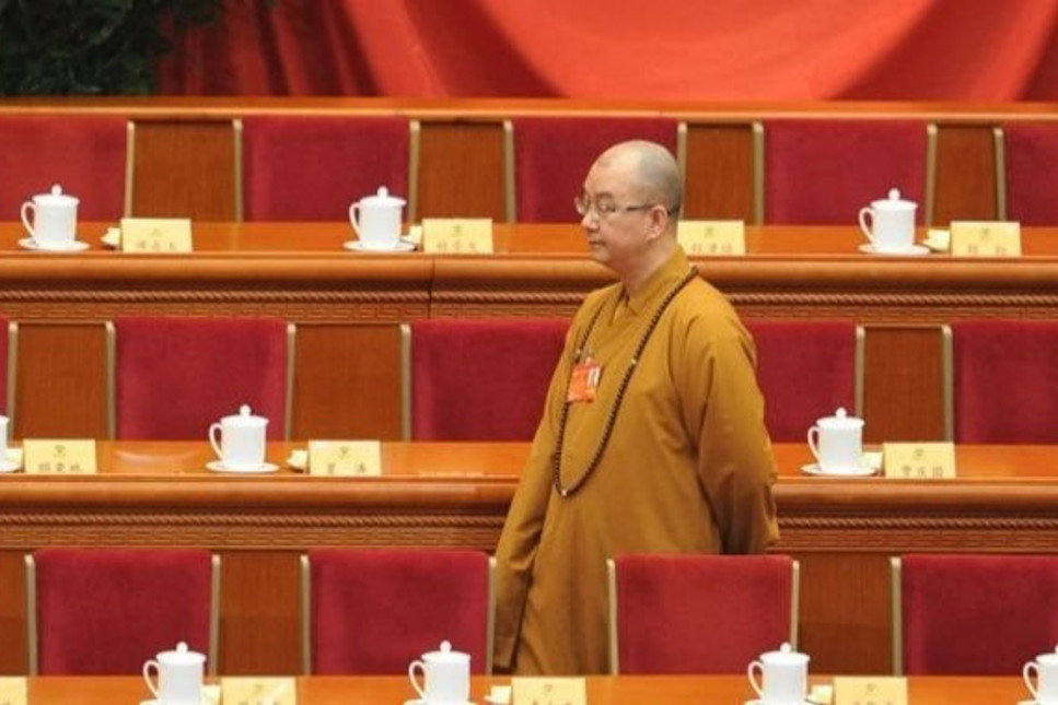 Budist rahibe bak: Zihinlerini kontrol ettiği rahibeleri cinsel ilişkiye zorladı