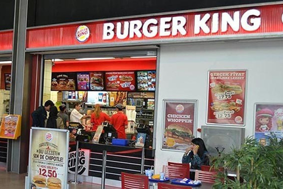 Burger King kadınları aşağılayan skandal reklam için özür diledi
