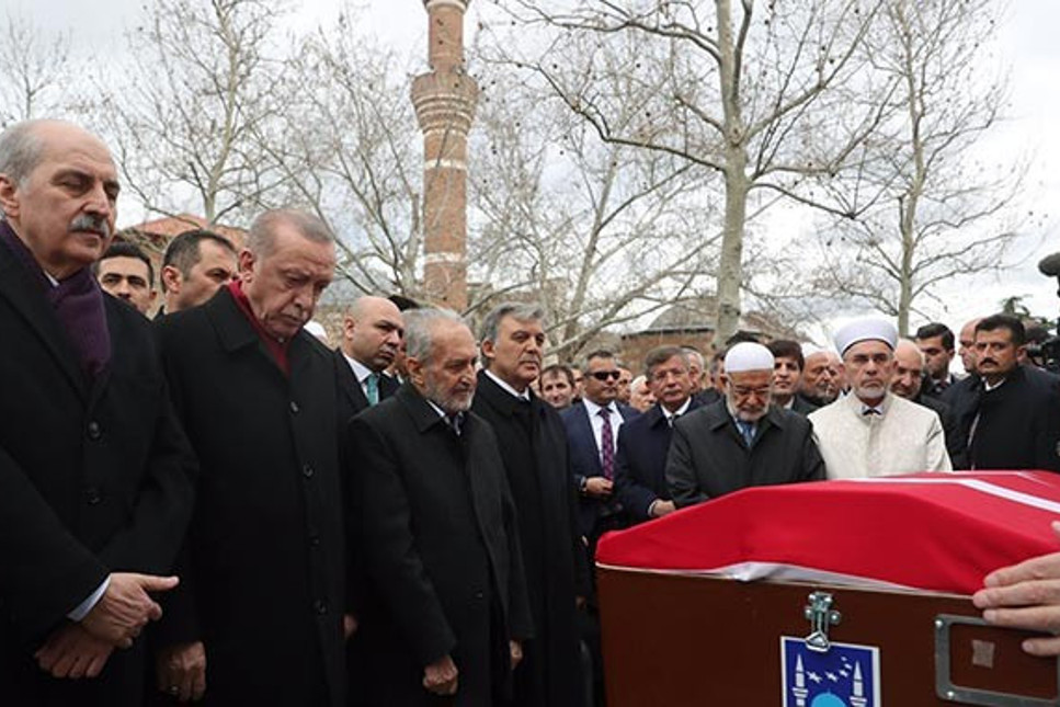 Cenazede dikkat çeken görüntü! Erdoğan, Gül ve Davutoğlu cenazede buluştu