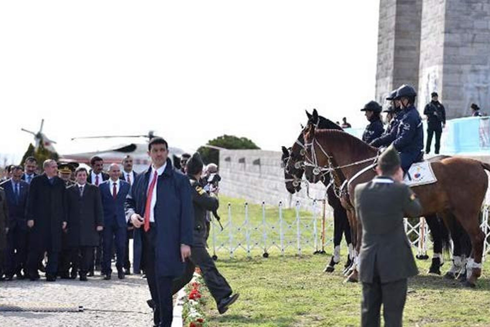 Cumhurbaşkanı Erdoğan: Atların cinsi ne? Komutan: Hollanda cinsi