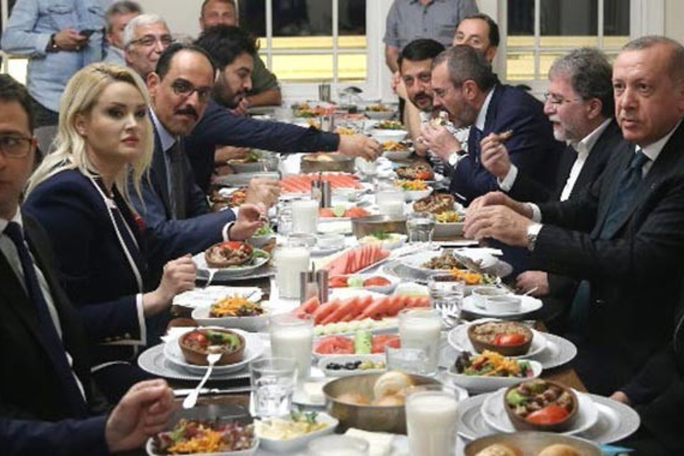 Cumhurbaşkanı Erdoğan Çengelköy'de restoranda yemek yedi