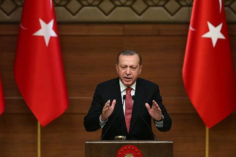 Erdoğan: Elinde silahı olan teröristle; doları, avrosu, faizi olan terörist arasında hiçbir fark yok!
