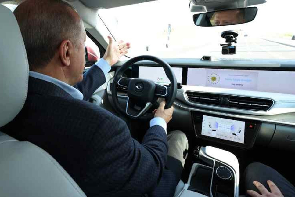 Cumhurbaşkanı Erdoğan, TOGG ile test sürüşü yaptı