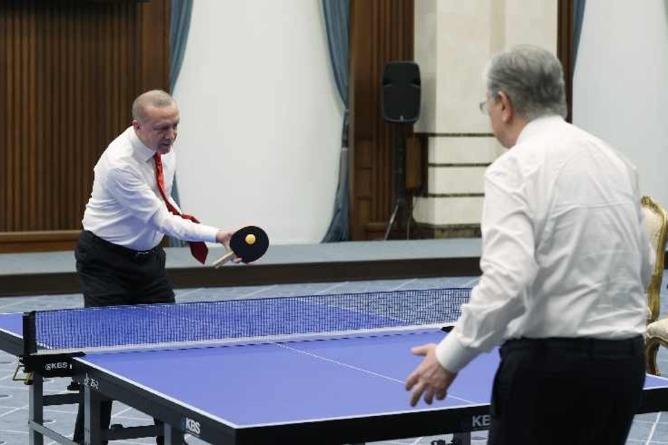 Cumhurbaşkanı Erdoğan ile Kazakistan Cumhurbaşkanı Tokayev masa tenisi oynadı