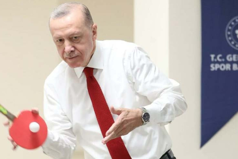 Cumhurbaşkanı Erdoğan, masa tenisinde hünerini gösterdi