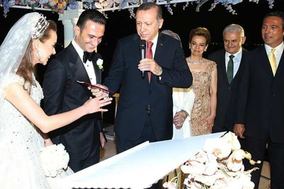 Cumhurbaşkanı Erdoğan ünlü ailenin nikah şahidi oldu