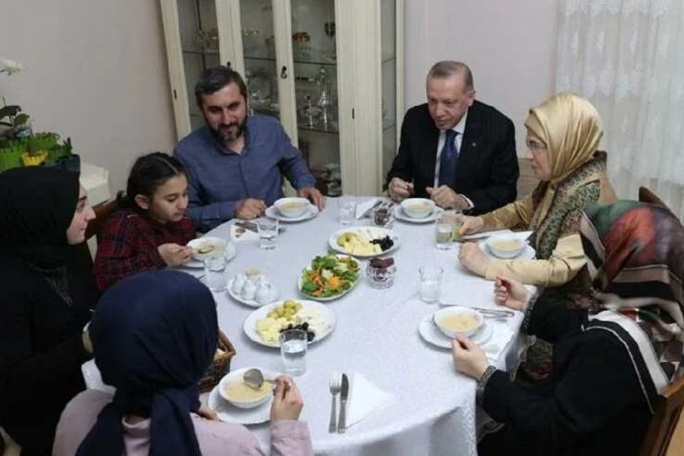 Cumhurbaşkanı Erdoğan, vatandaşla iftar yaptı