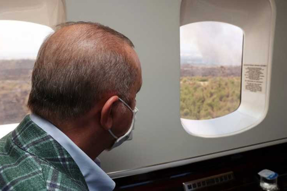 Cumhurbaşkanı Erdoğan yangın bölgesinde: Helikopterden incelemelerde bulundu