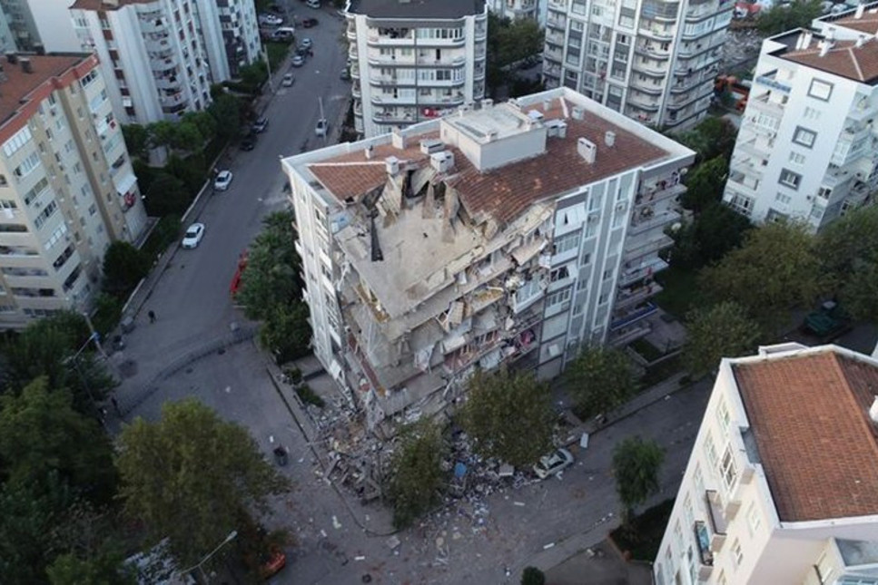 Depremde en çok 20-30 yıllık binalar hasarlı