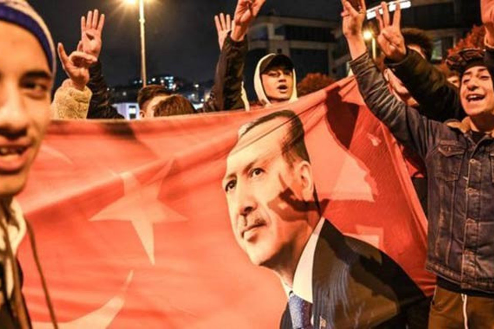 Yeni Şafak yazarı Acet: İstanbul doğumlu seçmenlerin sayısı arttıkça Ak Parti’nin oyları azalıyor