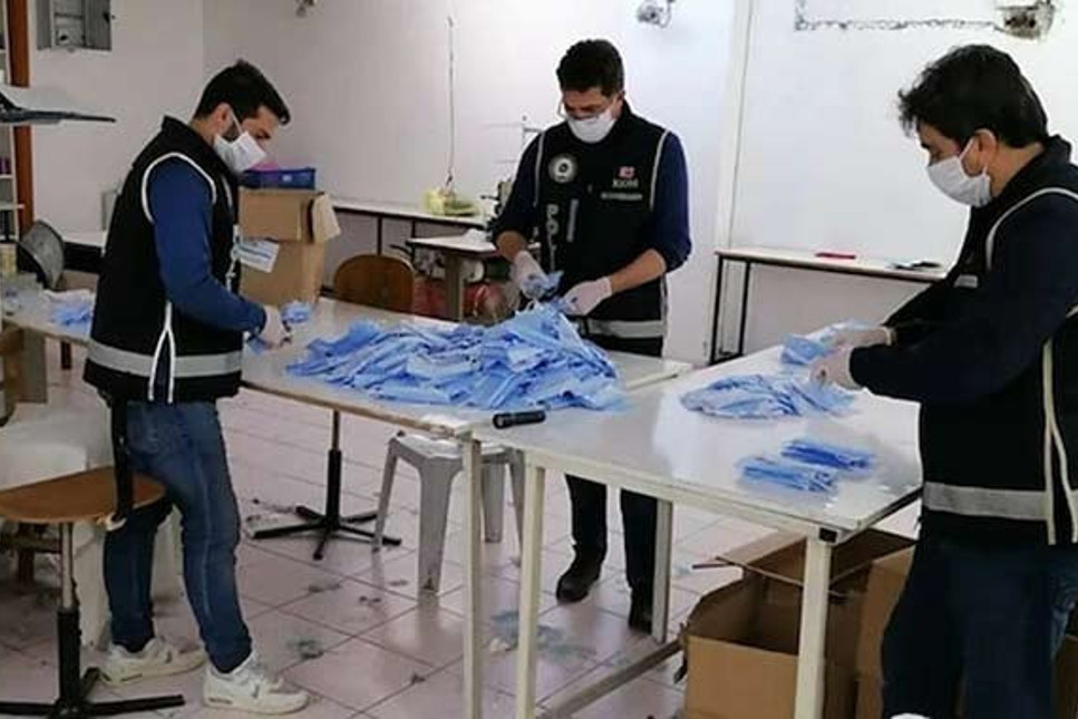 İstanbul'da 3.5 milyon lira değerinde tıbbi maske ele geçirildi
