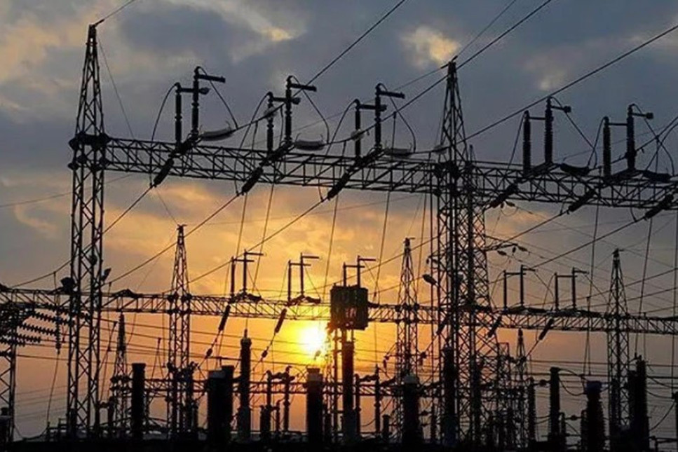 Elektrik dağıtım şirketlerine 280 milyon TL'lik ceza yağdı
