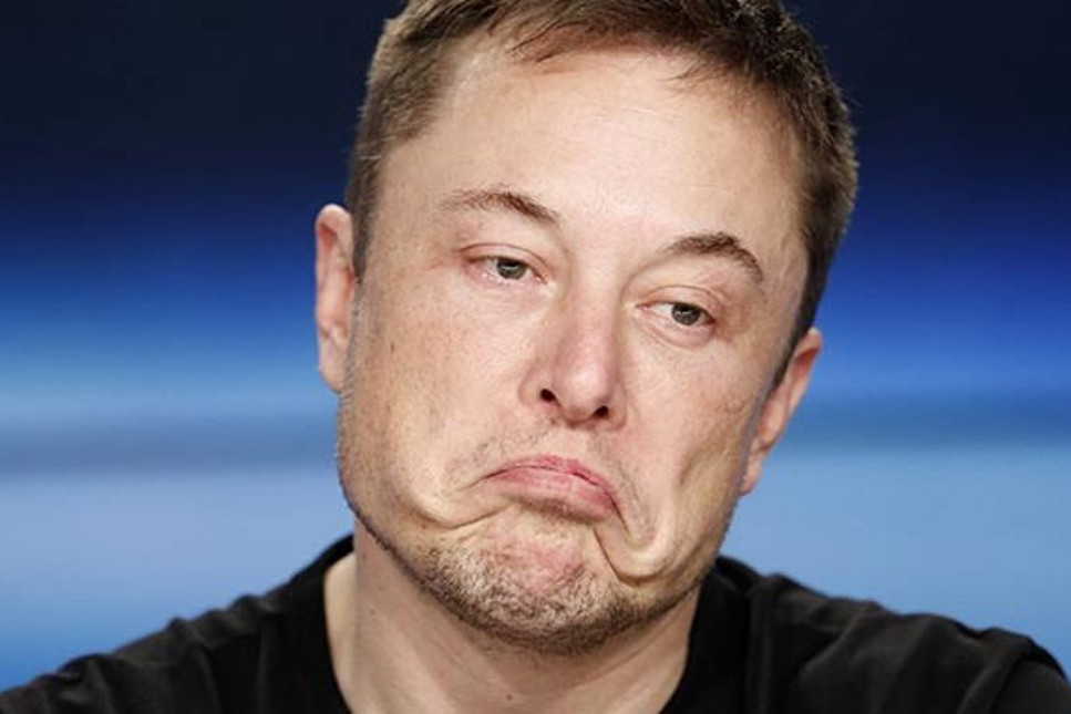 Elon Musk, katıldığı programda marihuana içti
