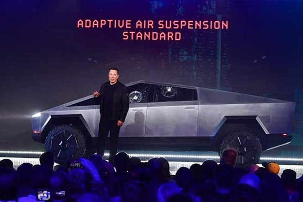 Elon Musk, tanıtımındaki 'felakete' rağmen 200 bin 'Cybertruck' siparişi aldıklarını açıkladı