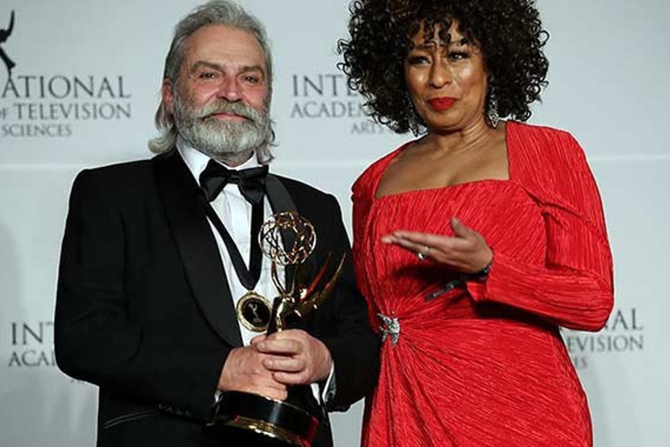 Emmy Ödülleri’nde en iyi erkek oyuncu ödülü Haluk Bilginer’in
