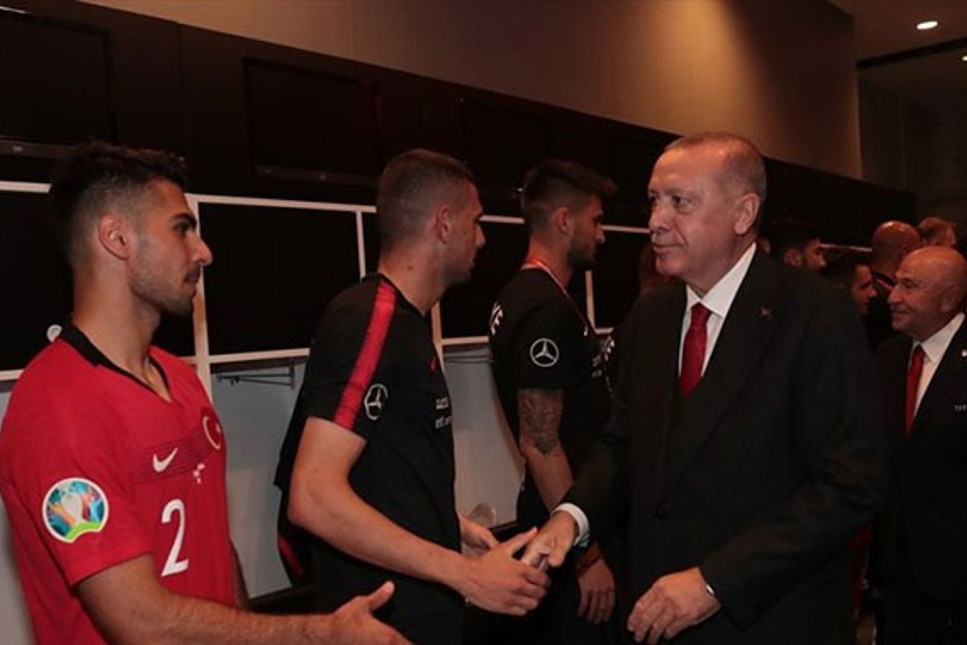 Erdoğan, A Milli Futbol Takımı'nı tebrik etti