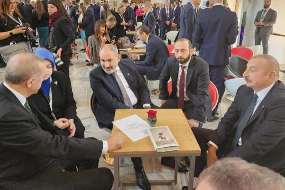 Erdoğan, Aliyev ve Paşinyan'la bir araya geldi