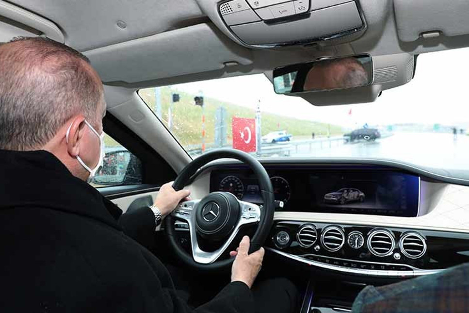 Cumhurbaşkanı Erdoğan, otomobil kullanırken kimi dinliyor?