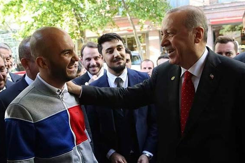 Erdoğan Türk genci uçağına davet etti
