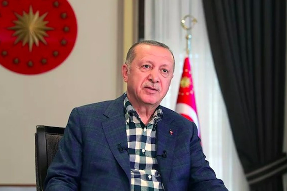 Erdoğan canlı yayında prompter kazası yaşadı: 'Geri al, geri al'