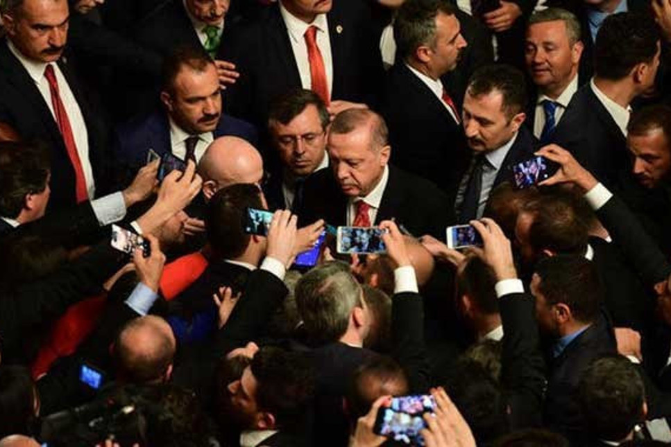 Erdoğan'dan Özgür Özel'e: Aşağıda olsam ağzının payını verirdim