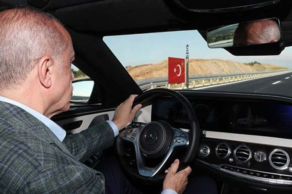 Erdoğan direksiyona geçti! İzmir-İstanbul arası gidiş dönüş 500 TL