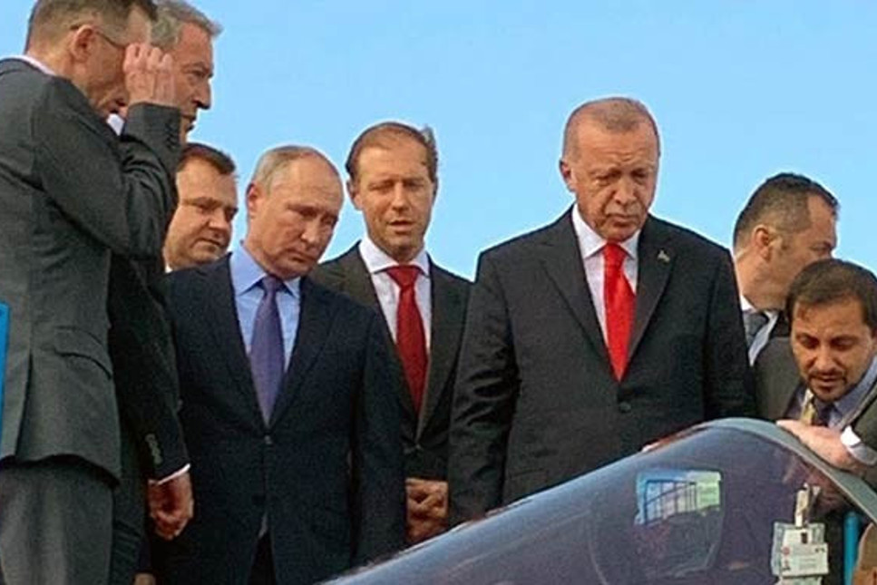 Erdoğan ile Putin Moskova'da SU-57 savaş uçağını inceledi