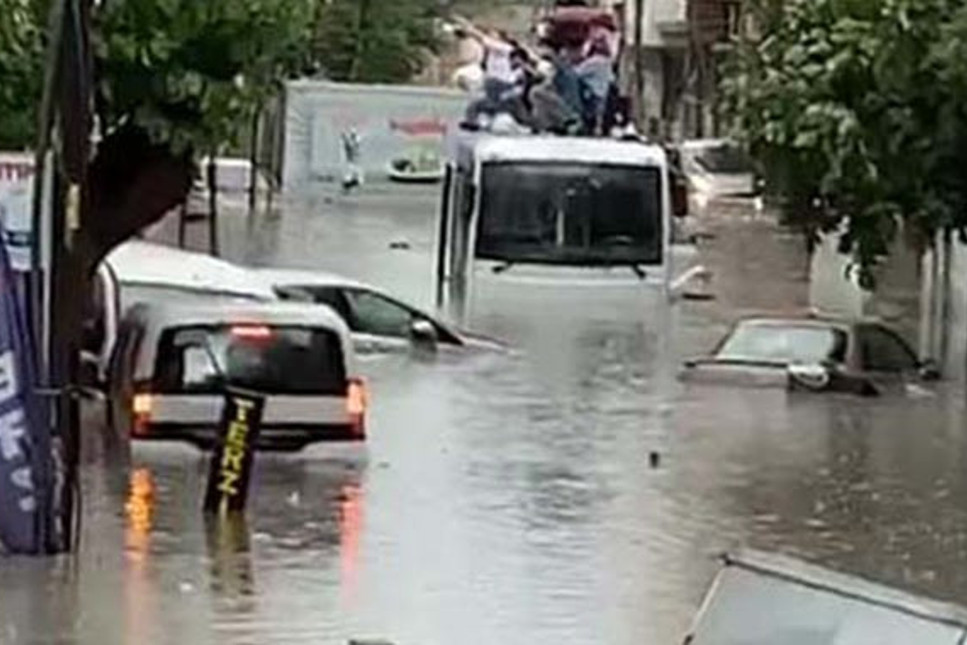 Esenyurt'ta şiddetli yağış ve sel; bir kişi hayatını kaybetti!