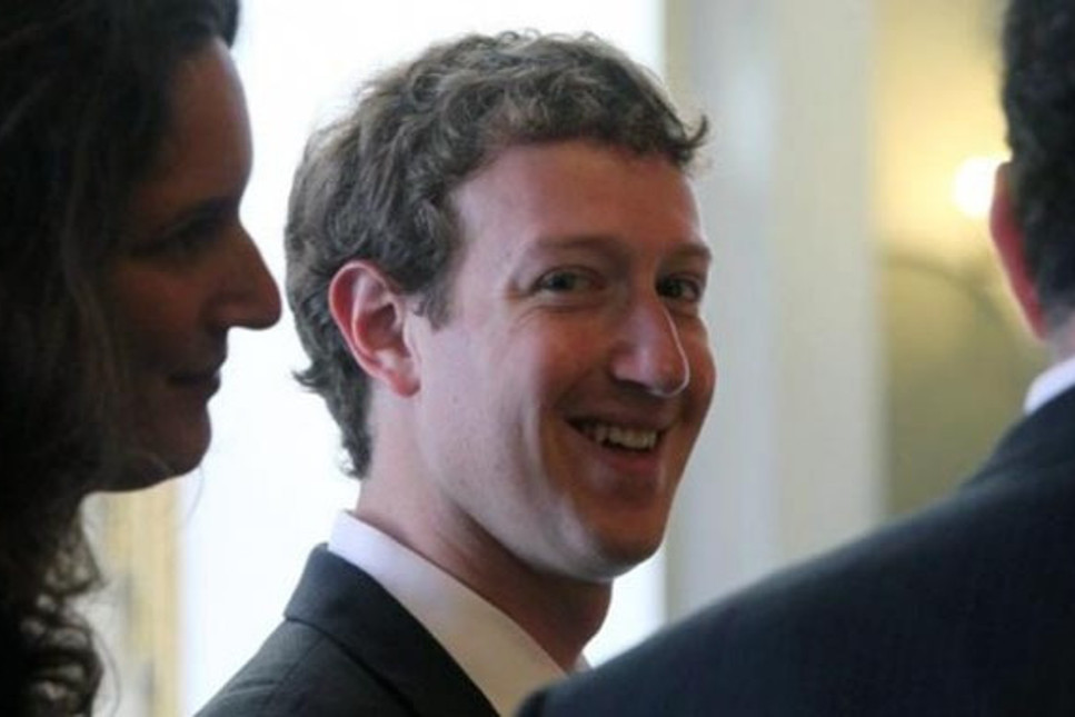 Facebook'un kurucusu hangi arama motorunu satın aldı?