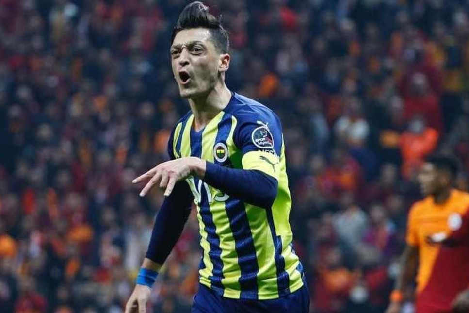Fenerbahçe, 10 kişiyle Galatasaray'ı evinde yendi