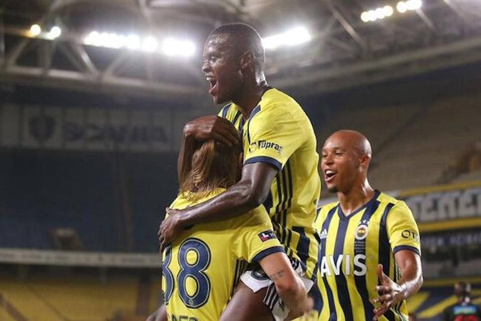 Fenerbahçe'de 10 Milyon Euro ödenerek alınan 3 futbolcu artık düşünülmüyor