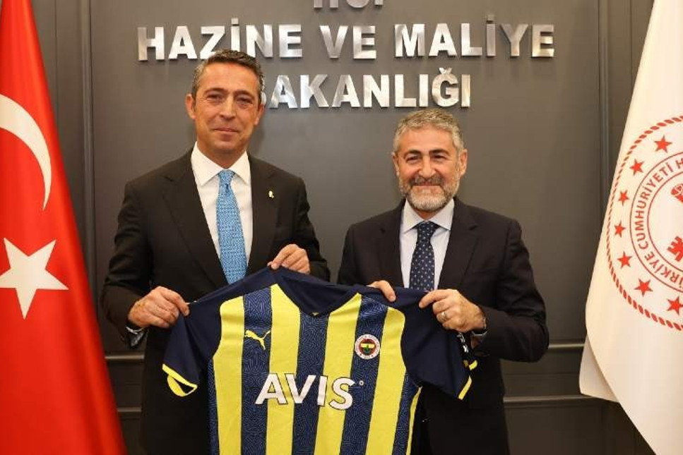 Fenerbahçe Ali Koç, Bakan Nebati'ye kaç numaralı forma hediye etti?
