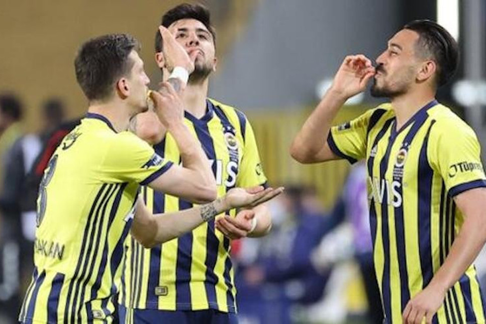 Fenerbahçe, Beşiktaş'ın peşini bırakmıyor
